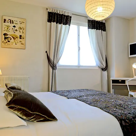 Les Bains De Secours Hotell 4*