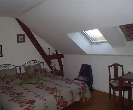 Les Bains De Secours מלון 4*