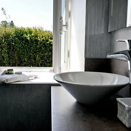 Les Bains De Secours Hotel 4*