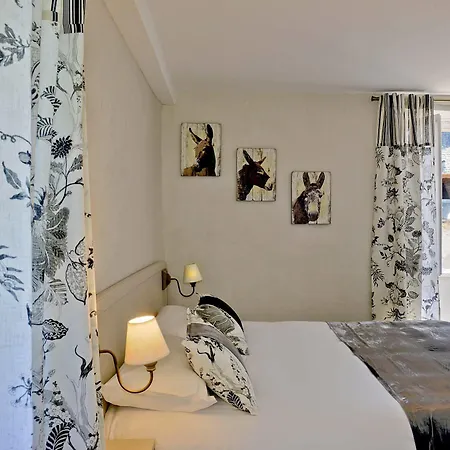 Hotel Les Bains De Secours 4*