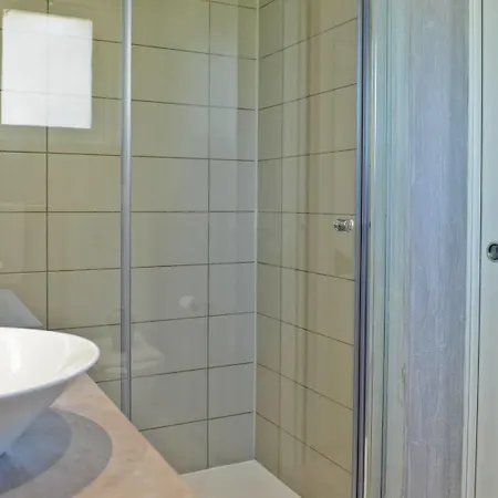 Les Bains De Secours Hotel