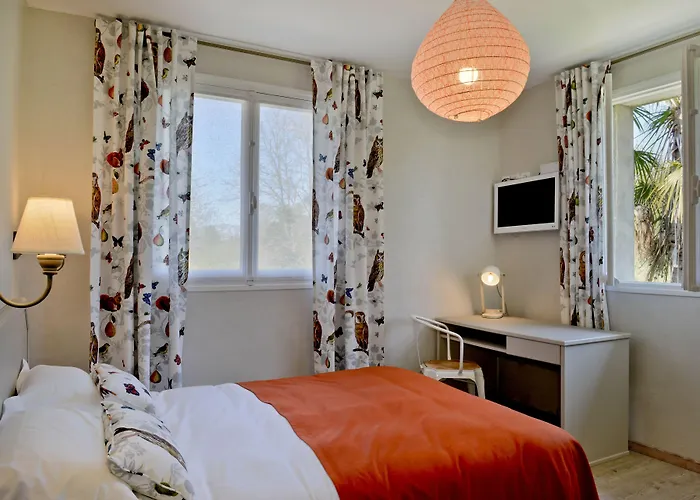 Les Bains De Secours Hotel 4*