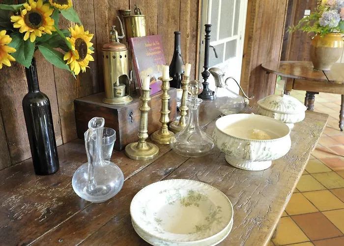 Les Bains De Secours